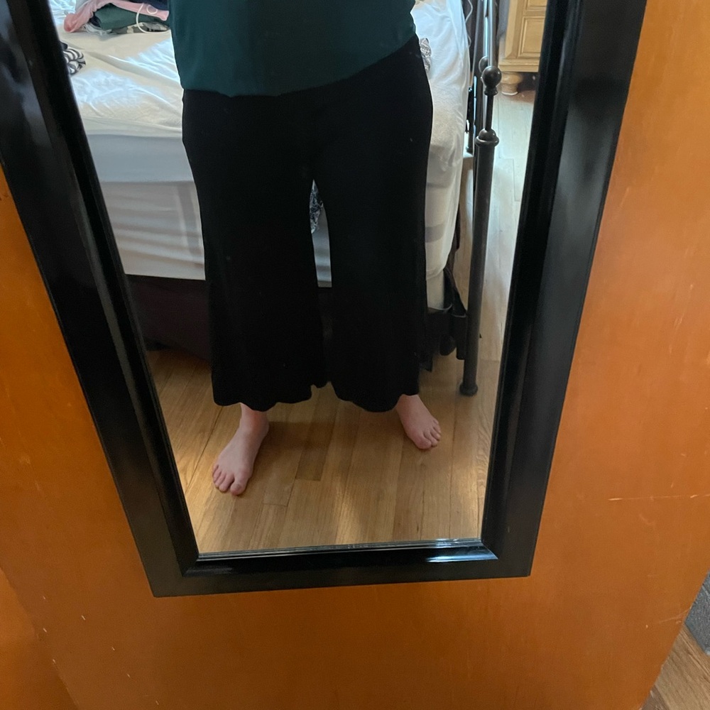 Black, comfy electric band, wide leg pants. Size medium - Picture 2 of 11